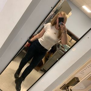 Meet your Posher, Devin